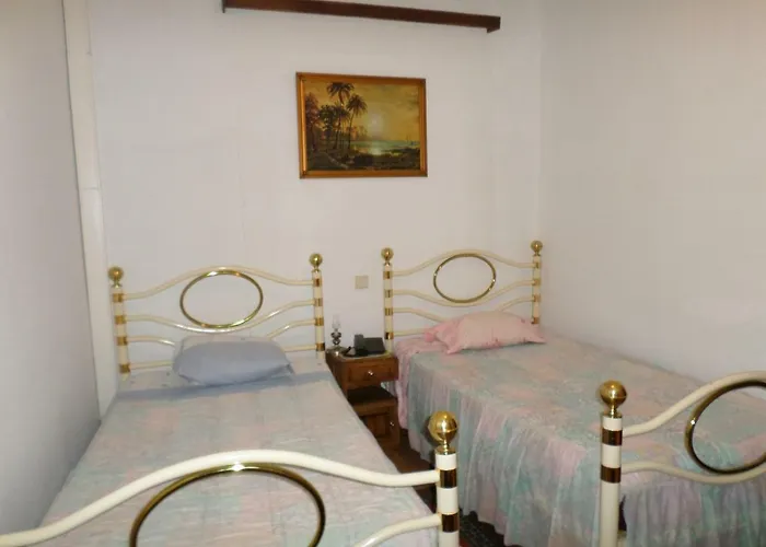 Pensión Rustico & Singelo - Hotelaria E Restauracao, Lda 3*